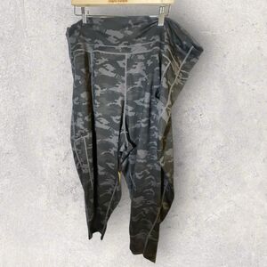 Fabletics camo jogger pants Size 3x-read Description